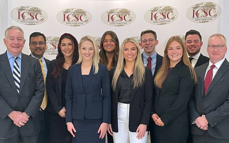 Sinh viên của TXST đã đứng đầu toàn quốc tại Cuộc thi Bán hàng ICSC tại Orlando, Florida