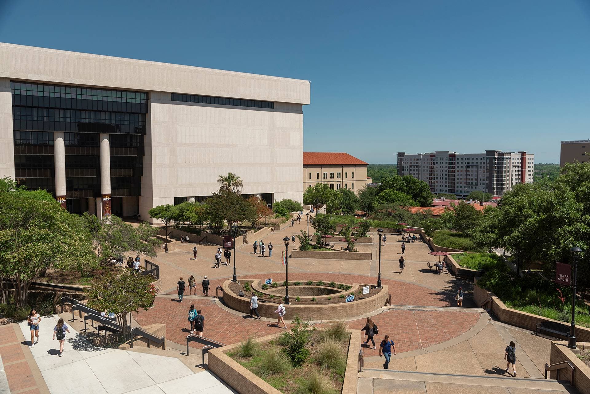 Hội danh dự học thuật lâu đời nhất của quốc gia, Phi Beta Kappa, thành lập chi hội tại TXST