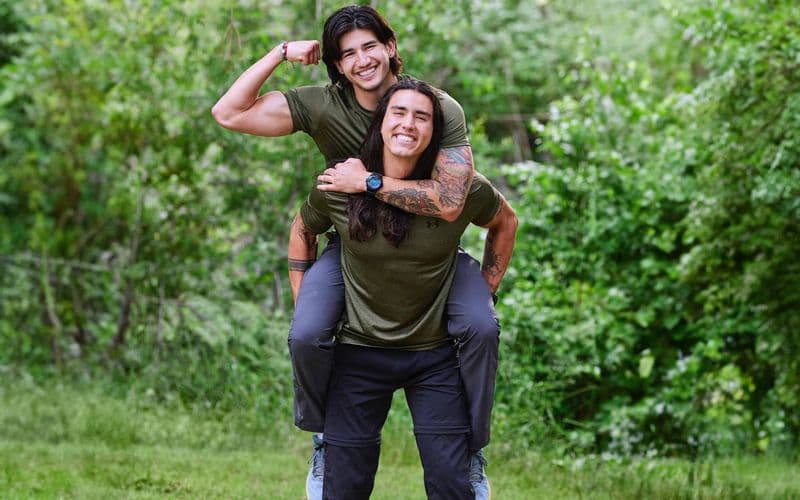 Yeremi (phía trước) và Liam (phía sau) là thí sinh của chương trình "The Amazing Race" của CBS.