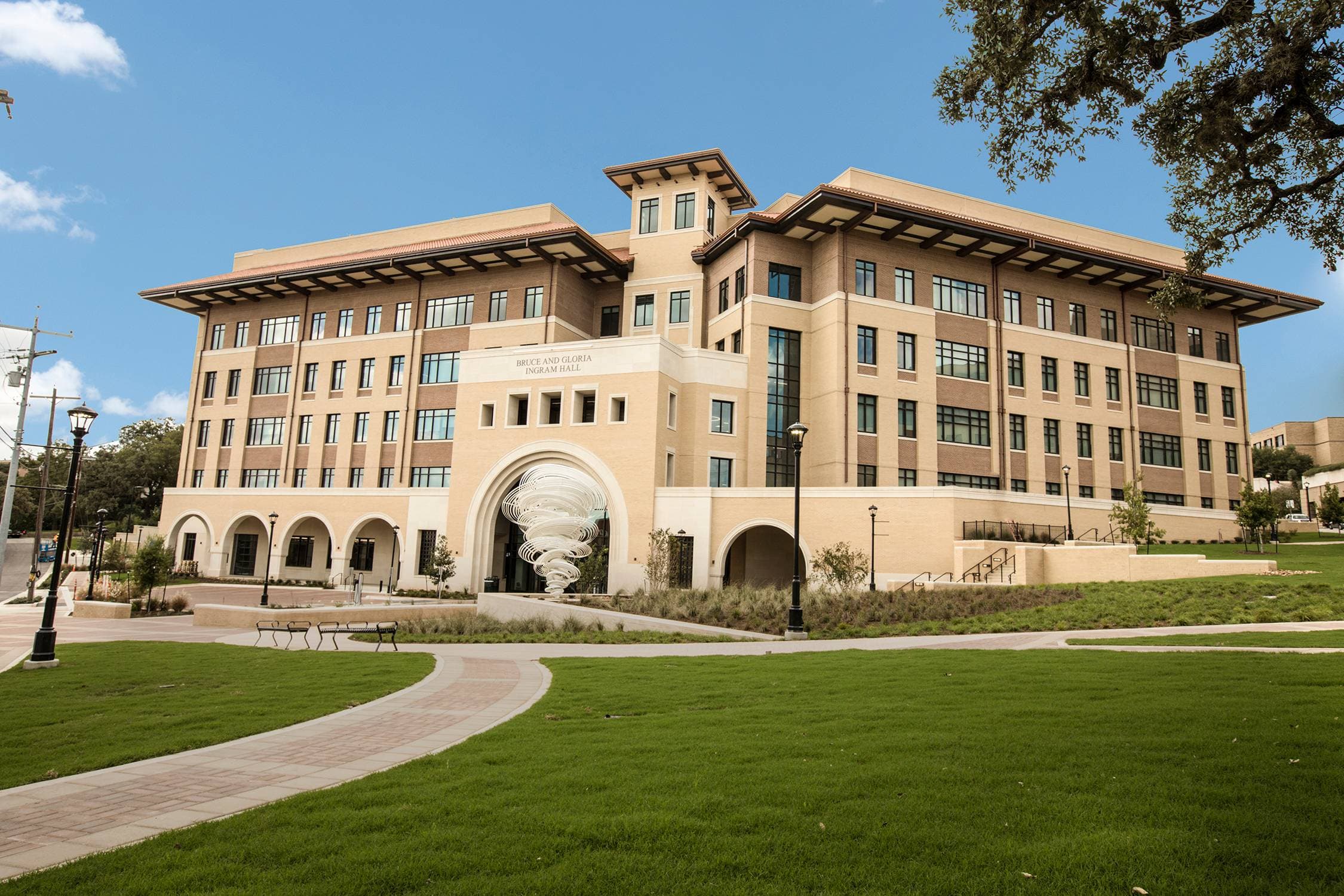 Diện mạo đổi thay của TXST