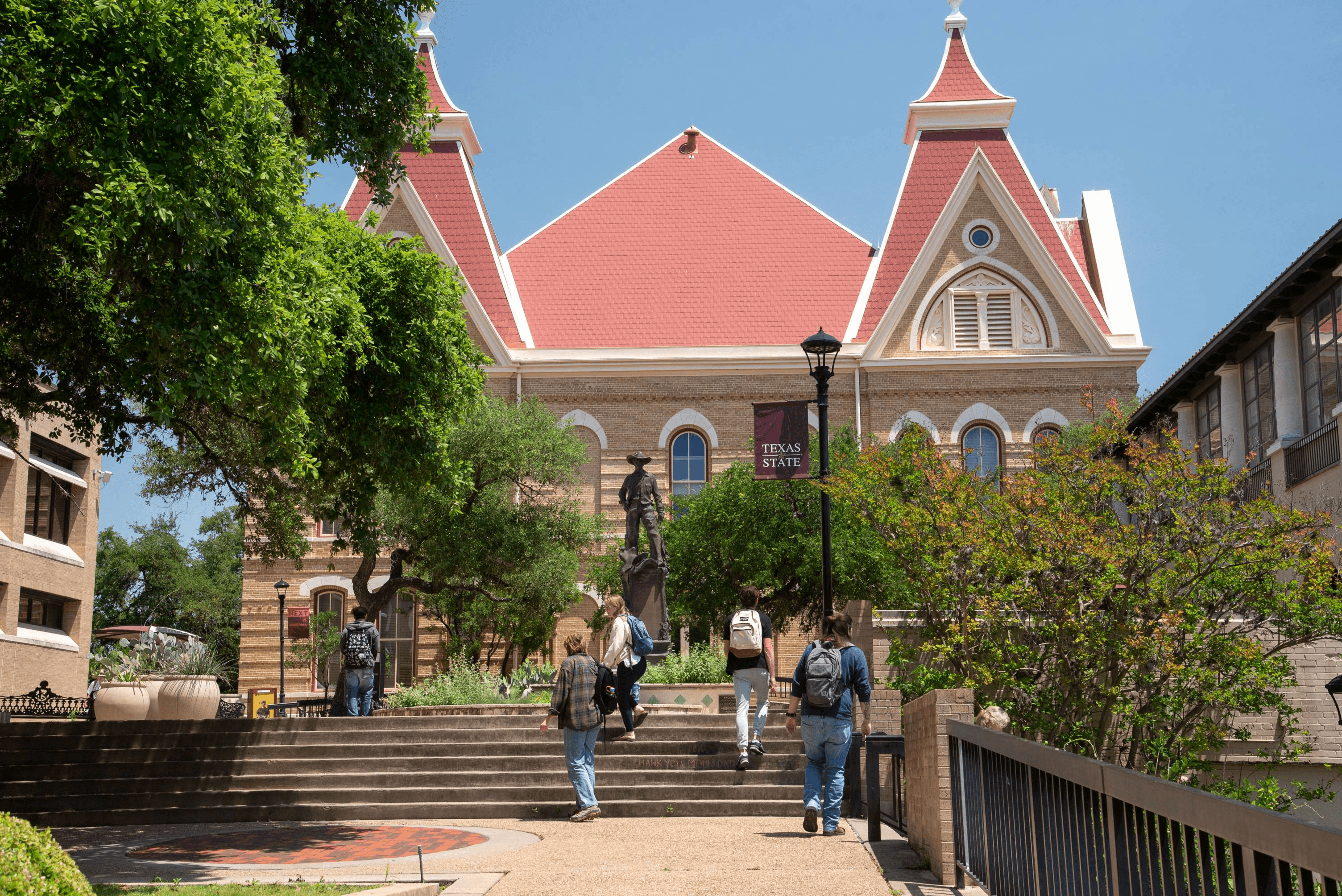 Tạp chí Money vinh danh Đại học Bang Texas trong số “Các trường Đại học Tốt nhất nước Mỹ”