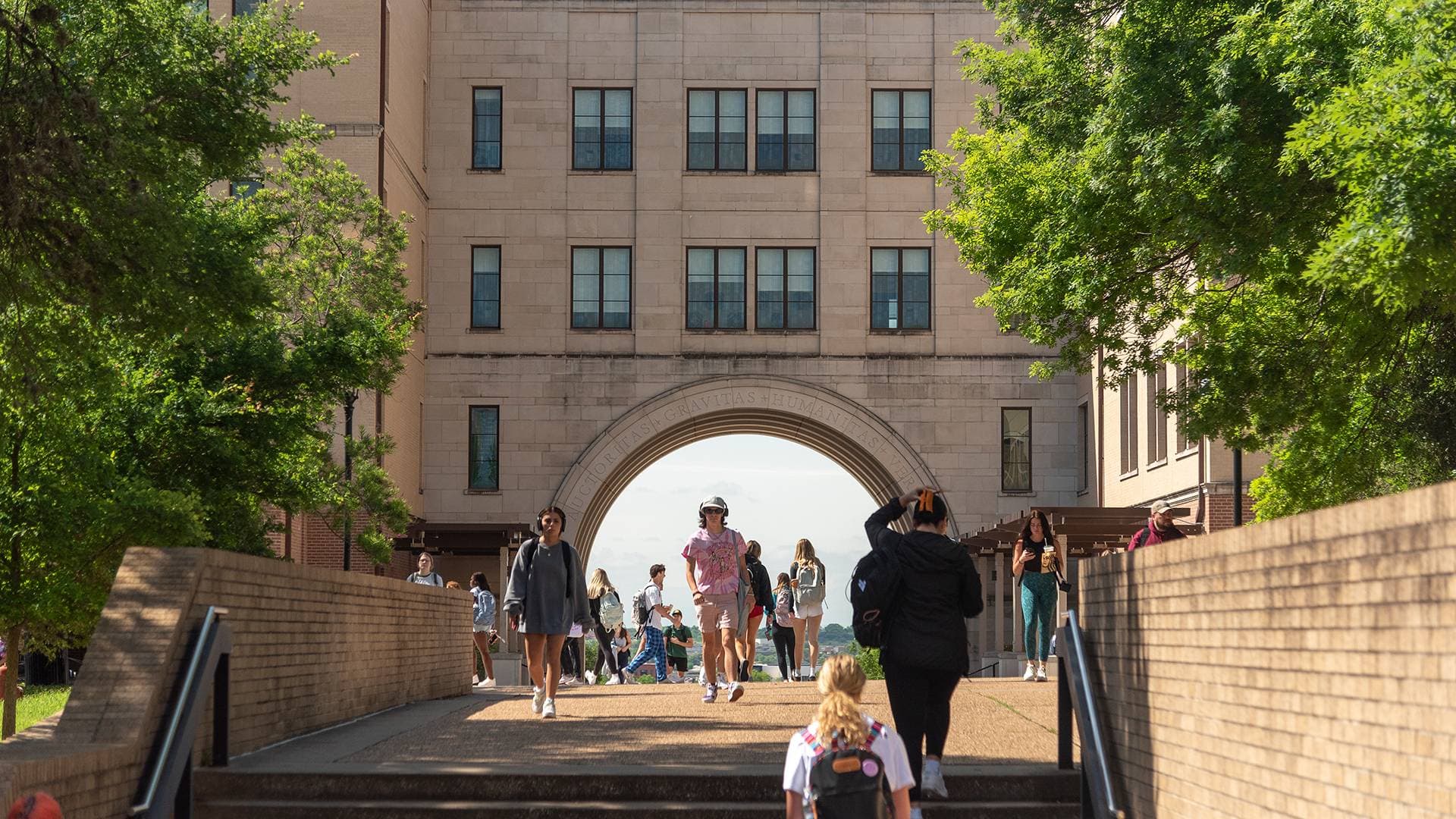 Đại học Bang Texas (TXST) Được Xếp Hạng Là Một Trong Những Trường Đại Học Tốt Nhất Hoa Kỳ Năm 2025 Theo Money Magazine