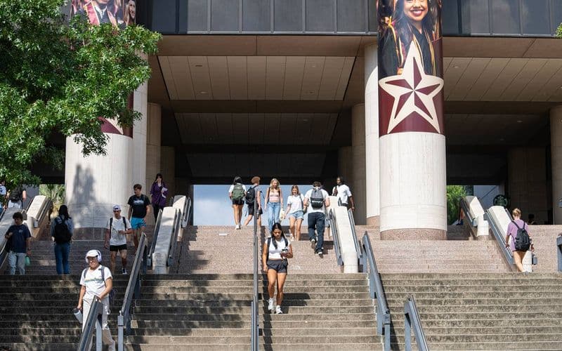 TXST lập kỷ lục tuyển sinh học kỳ Spring 2026: Lần đầu vượt mốc 40.000 sinh viên